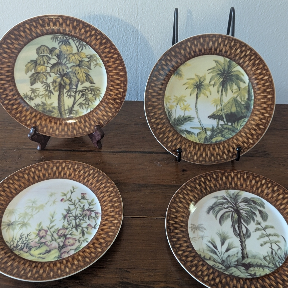 Elite Decor Decorative Set of 4 Plates